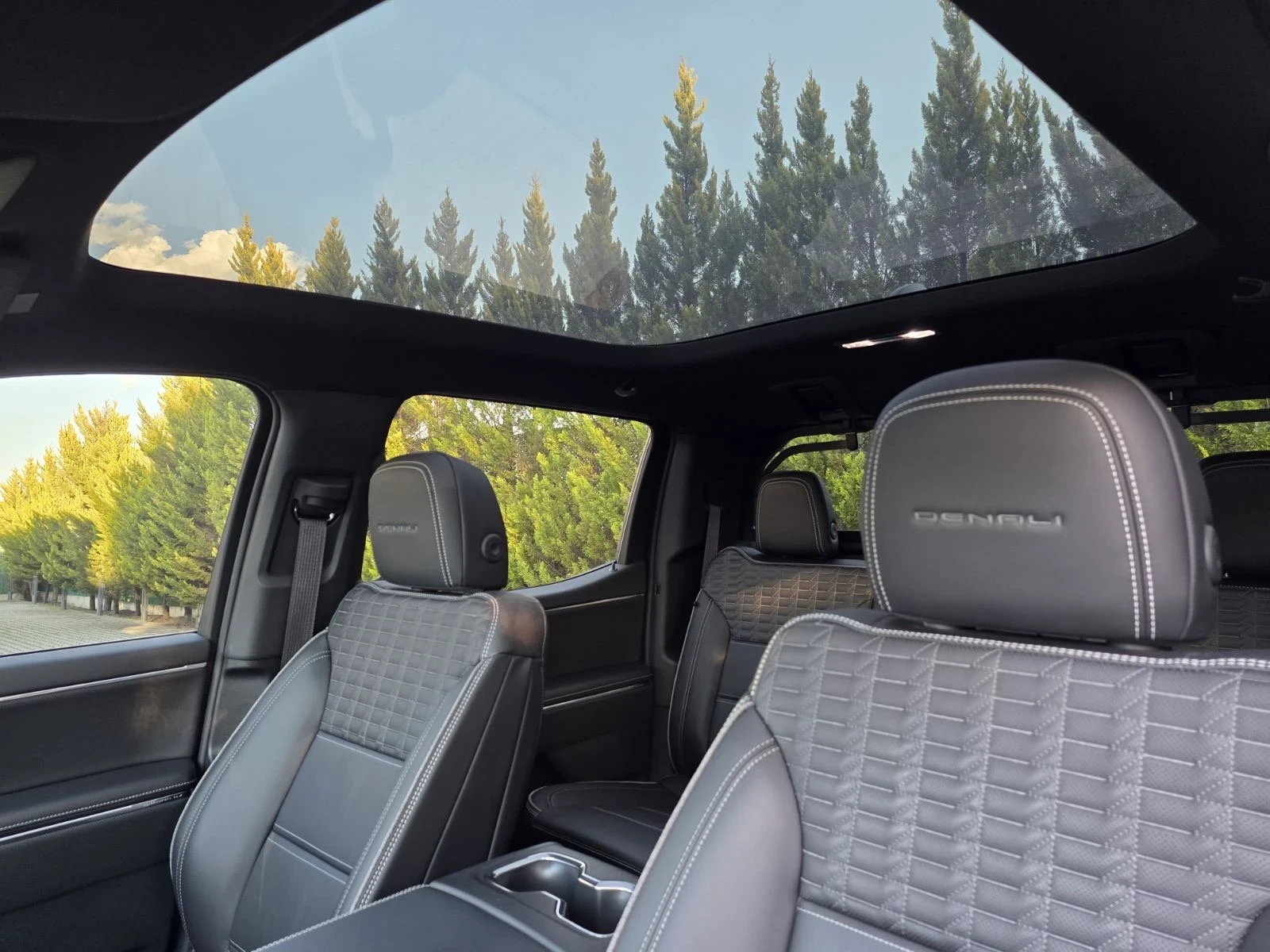 Gmc Sierra EV Denali, снимка 14 - Автомобили и джипове - 54432239