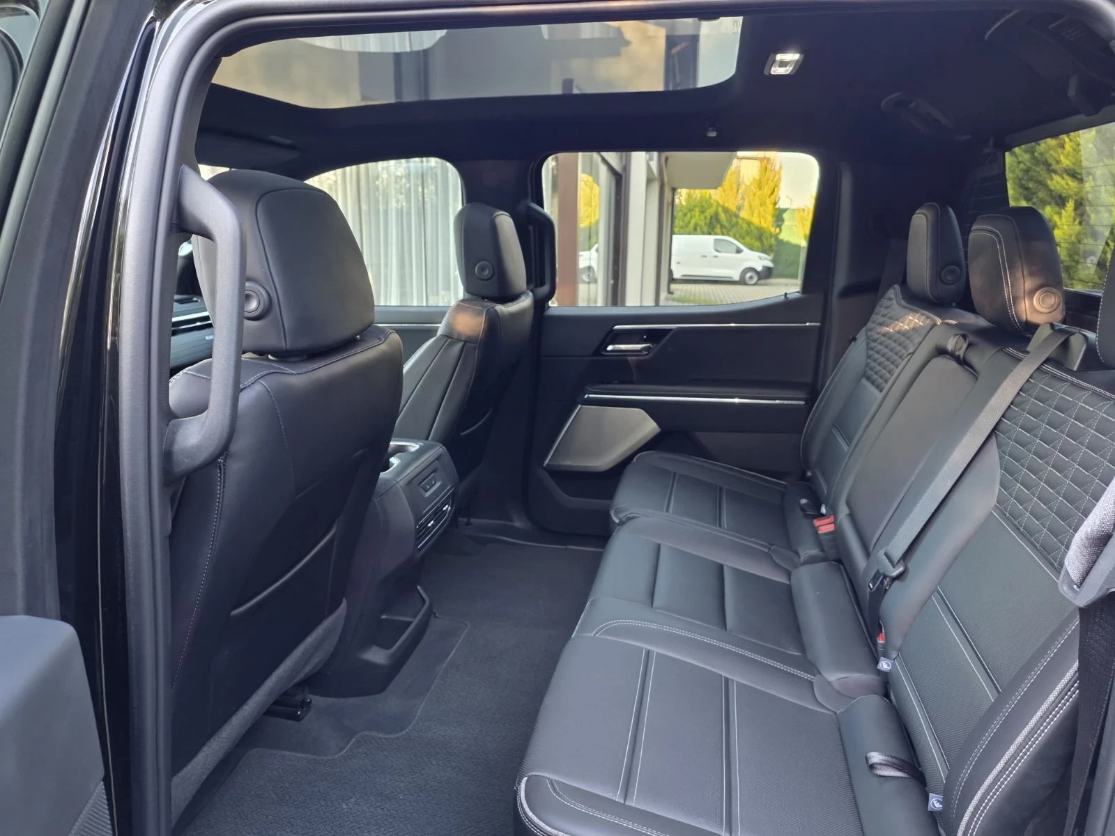 Gmc Sierra EV Denali, снимка 15 - Автомобили и джипове - 54432239