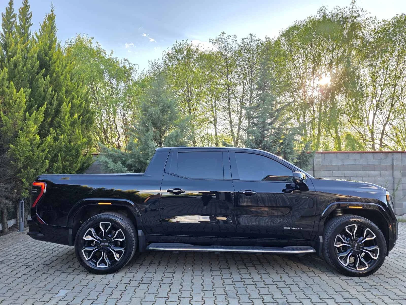 Gmc Sierra EV Denali, снимка 4 - Автомобили и джипове - 54432239