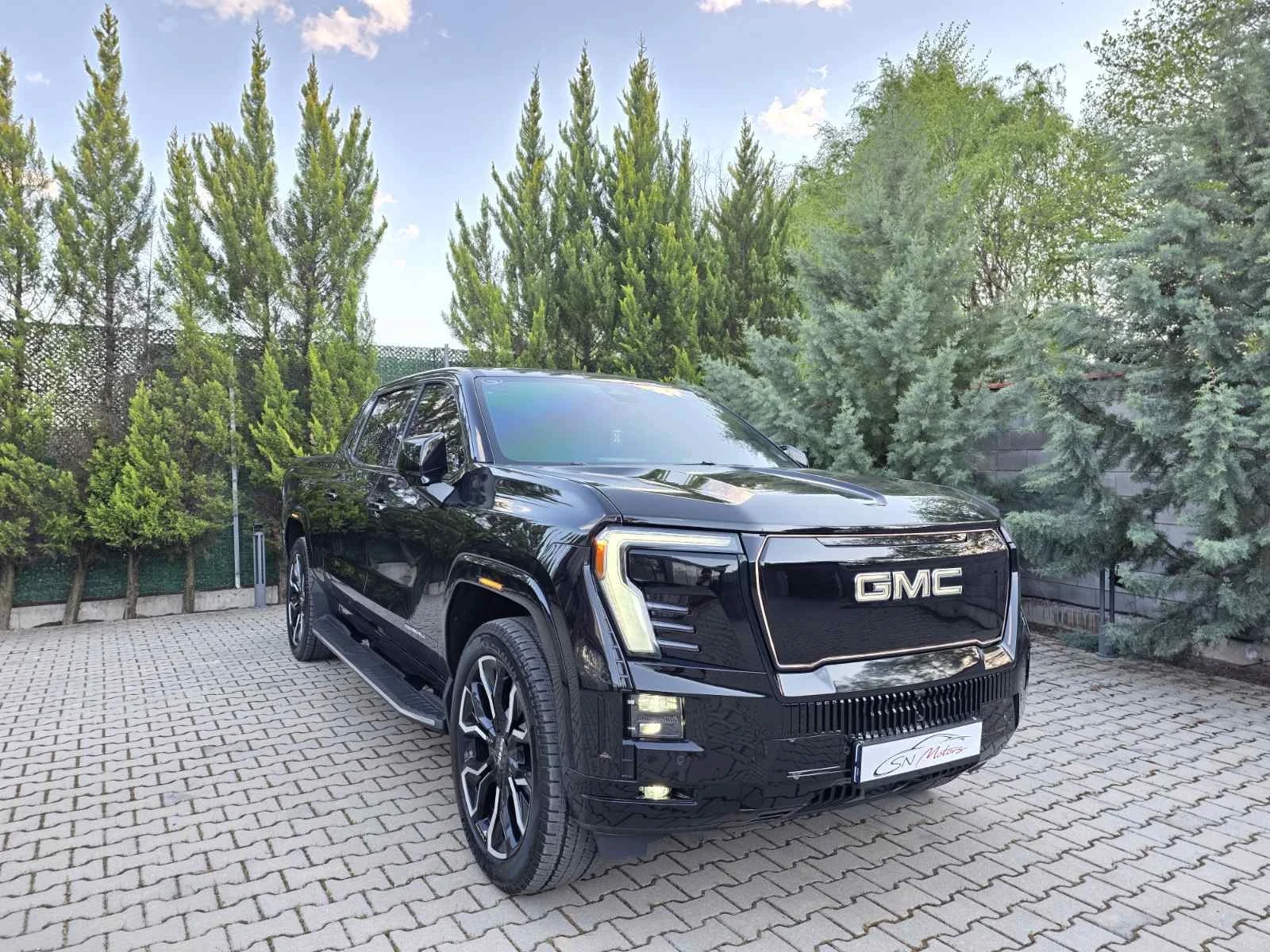Gmc Sierra EV Denali, снимка 2 - Автомобили и джипове - 54432239