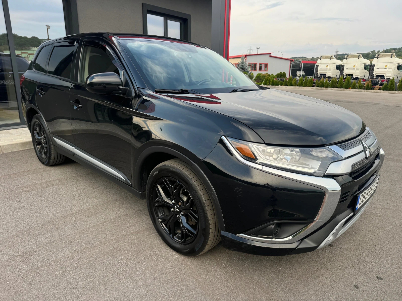 Mitsubishi Outlander 2.4-Gaz-4x4-TOP, снимка 3 - Автомобили и джипове - 55316510