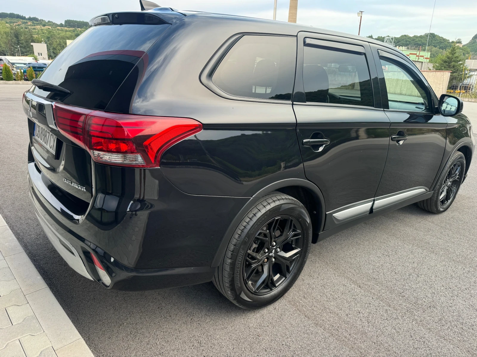 Mitsubishi Outlander 2.4-Gaz-4x4-TOP, снимка 4 - Автомобили и джипове - 55316510