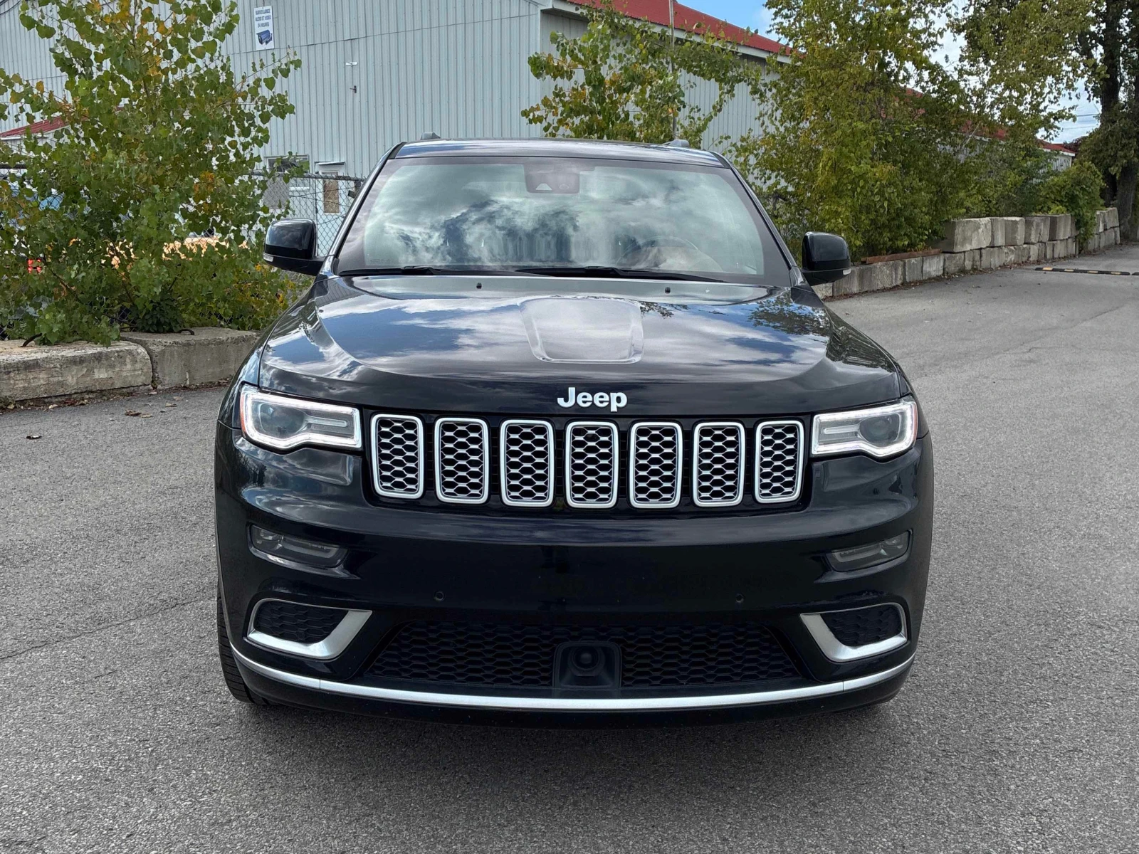 Jeep Grand cherokee * Summit * АВТОКРЕДИТ * ГЛАВНО ПРЕДСТАВИТЕЛСТВО, снимка 2 - Автомобили и джипове - 56114562