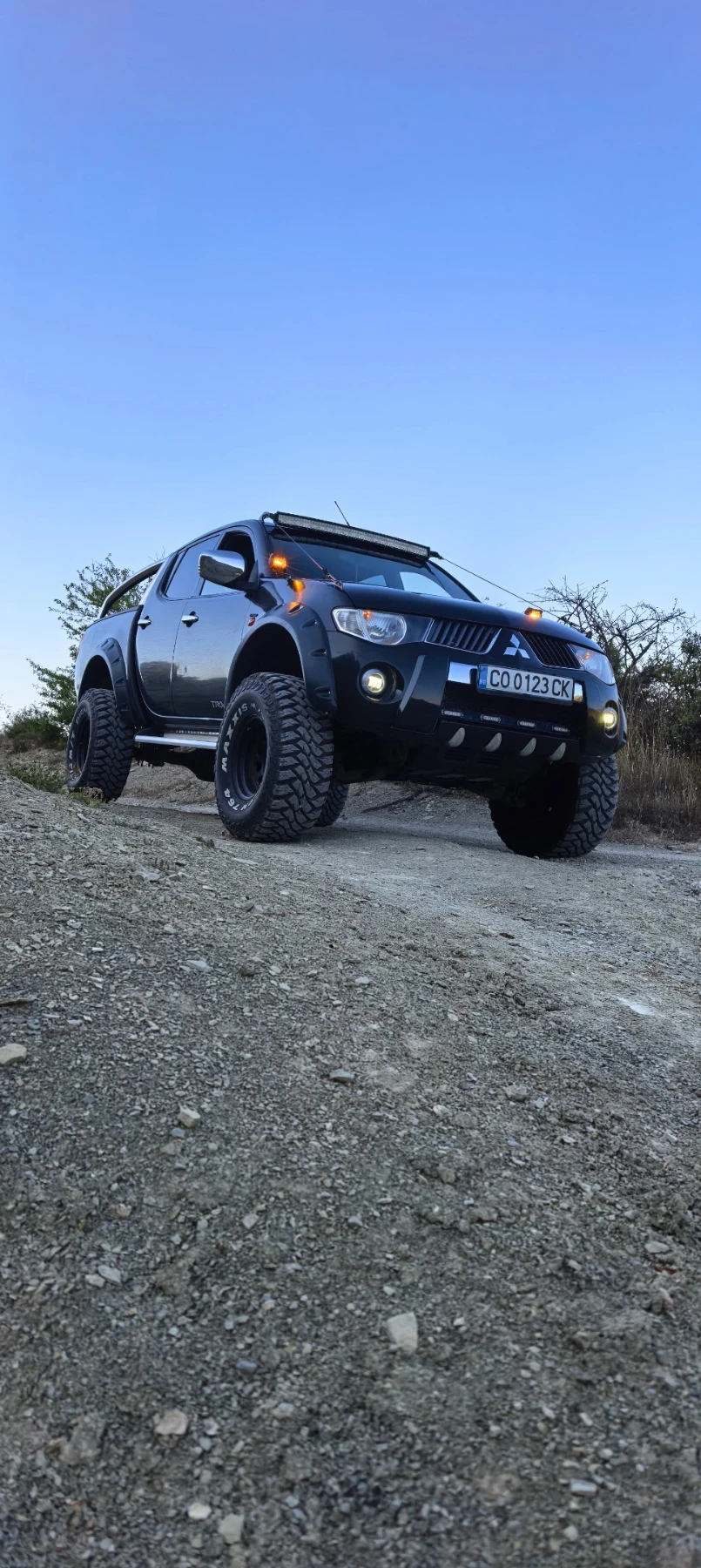 Mitsubishi L200, снимка 2 - Автомобили и джипове - 56261030