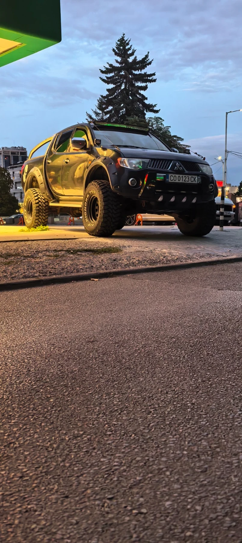 Mitsubishi L200