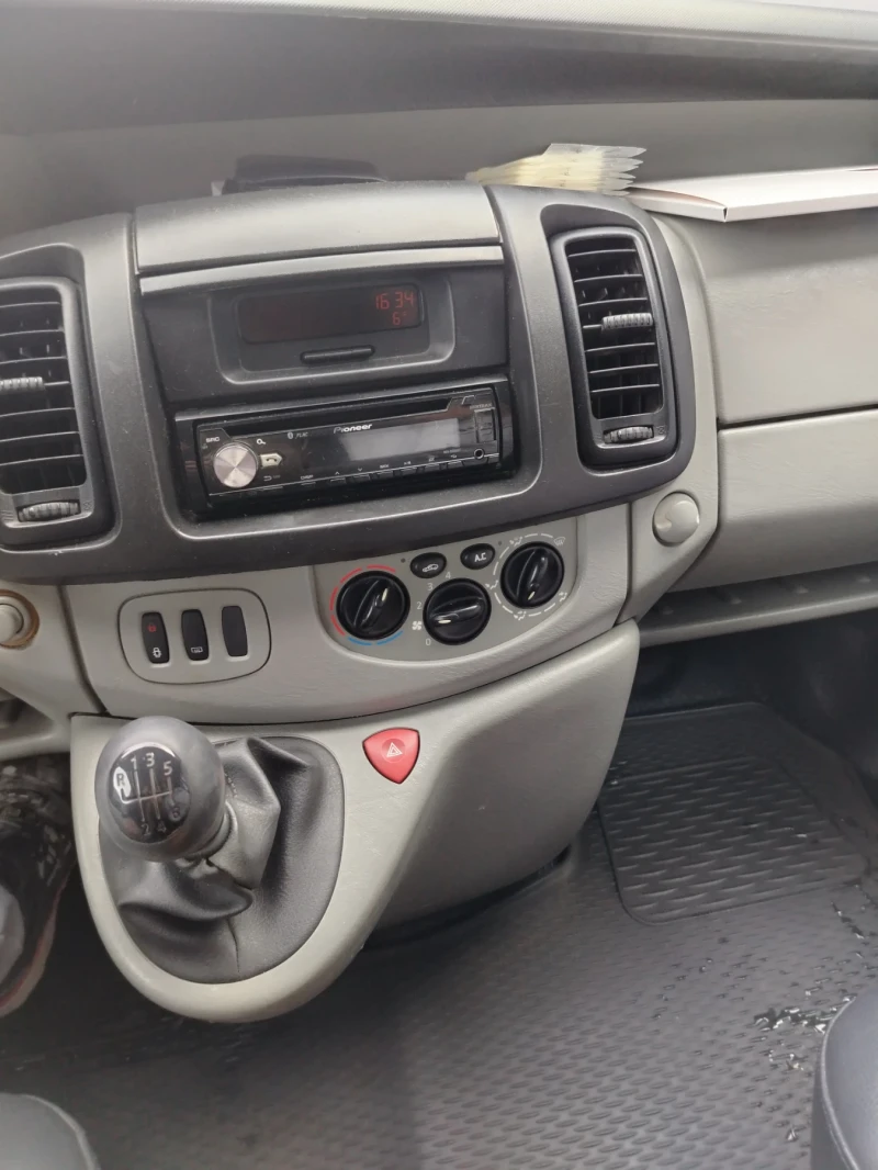 Renault Trafic 1.9 D 100кс. 5 местен, снимка 13 - Бусове и автобуси - 53596794