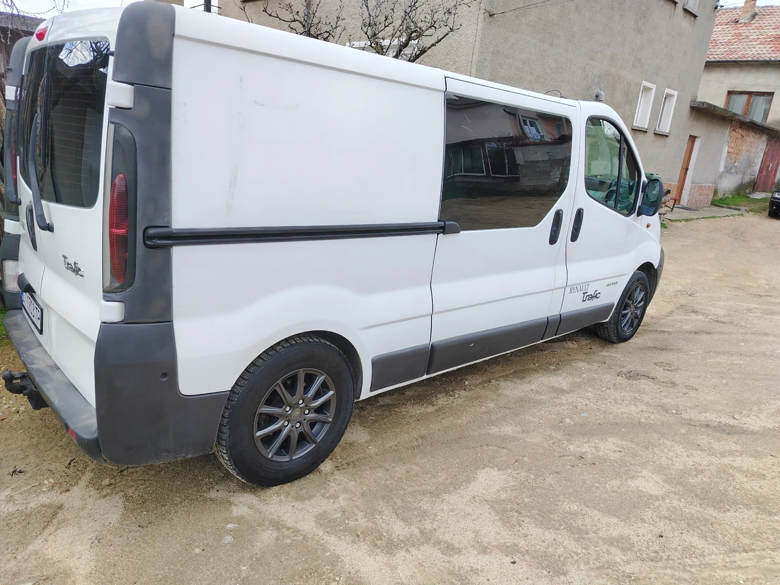 Renault Trafic 1.9 D 100кс. 5 местен, снимка 4 - Бусове и автобуси - 53596794