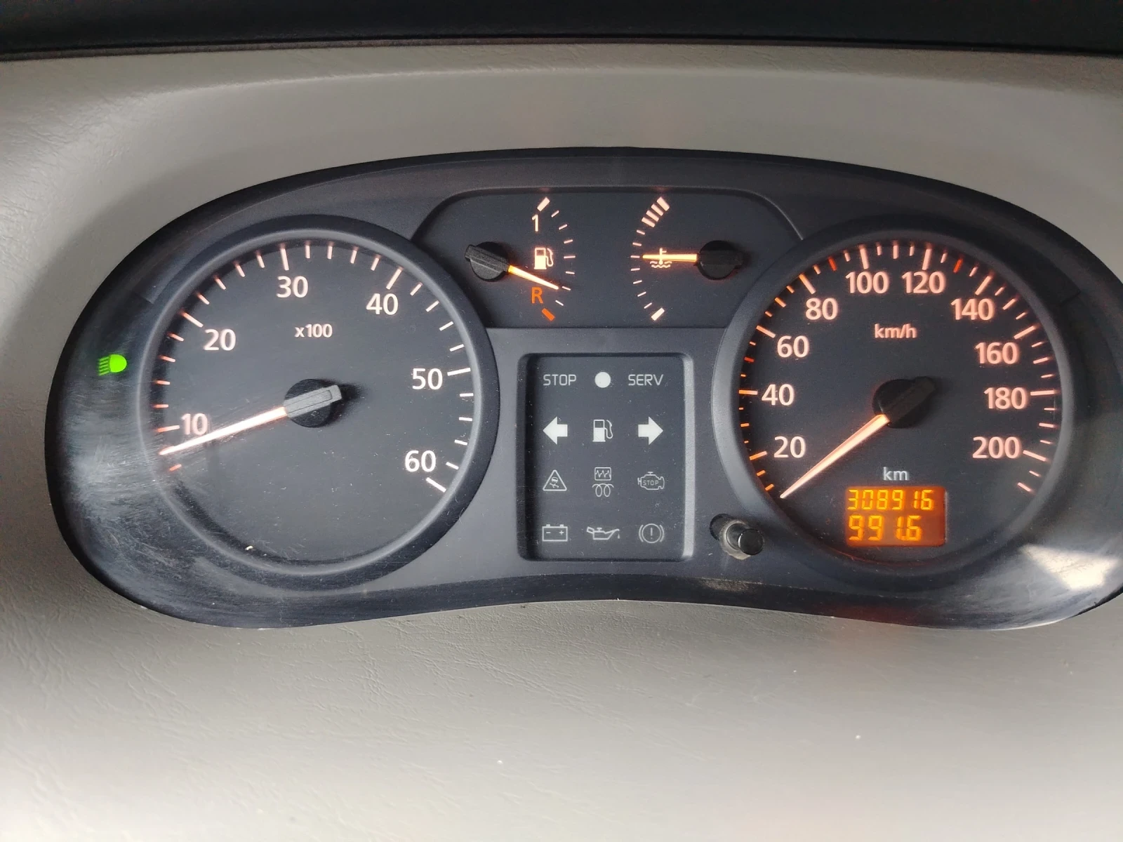 Renault Trafic 1.9 D 100кс. 5 местен - изображение 8