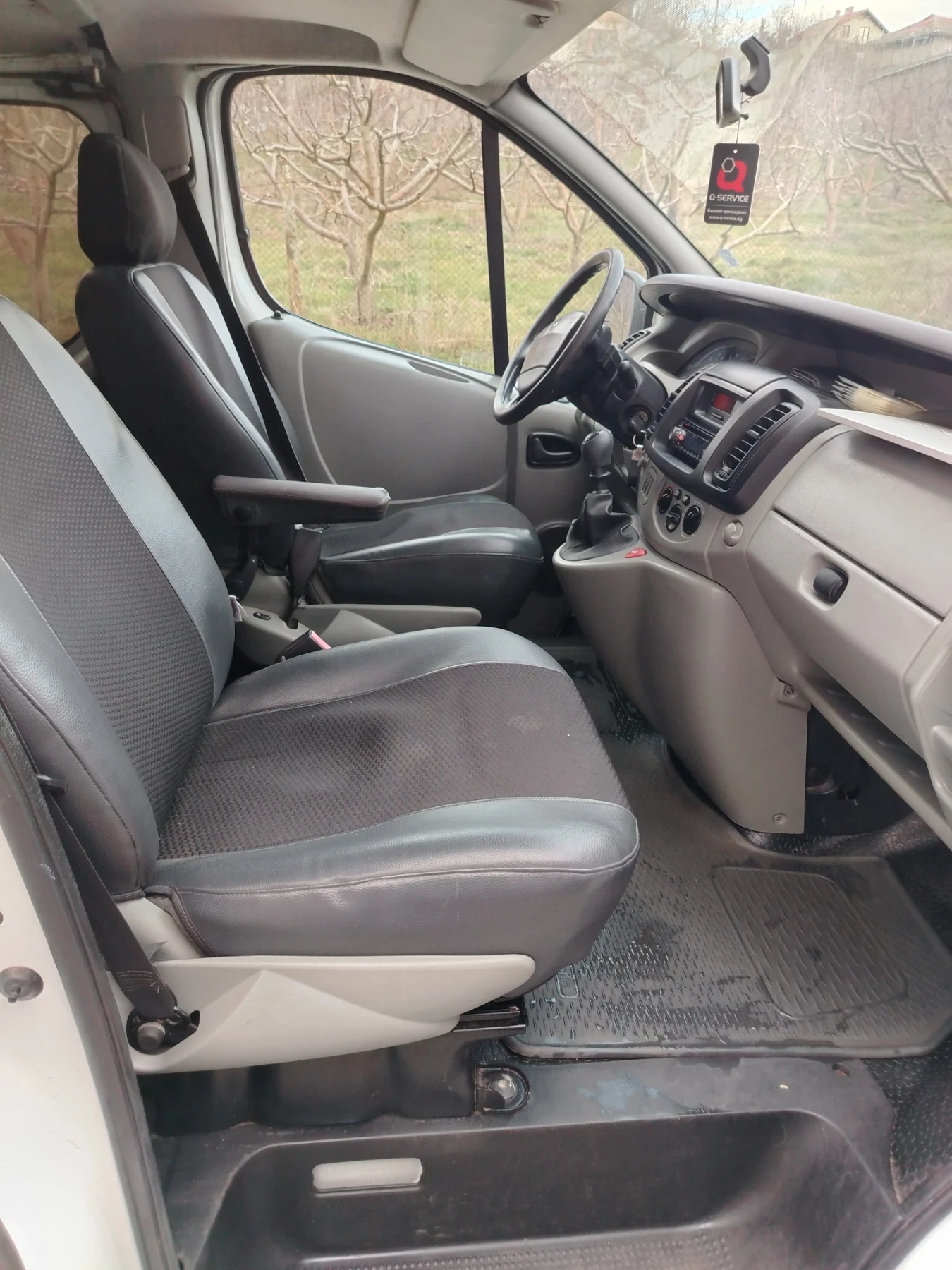 Renault Trafic 1.9 D 100кс. 5 местен - изображение 9