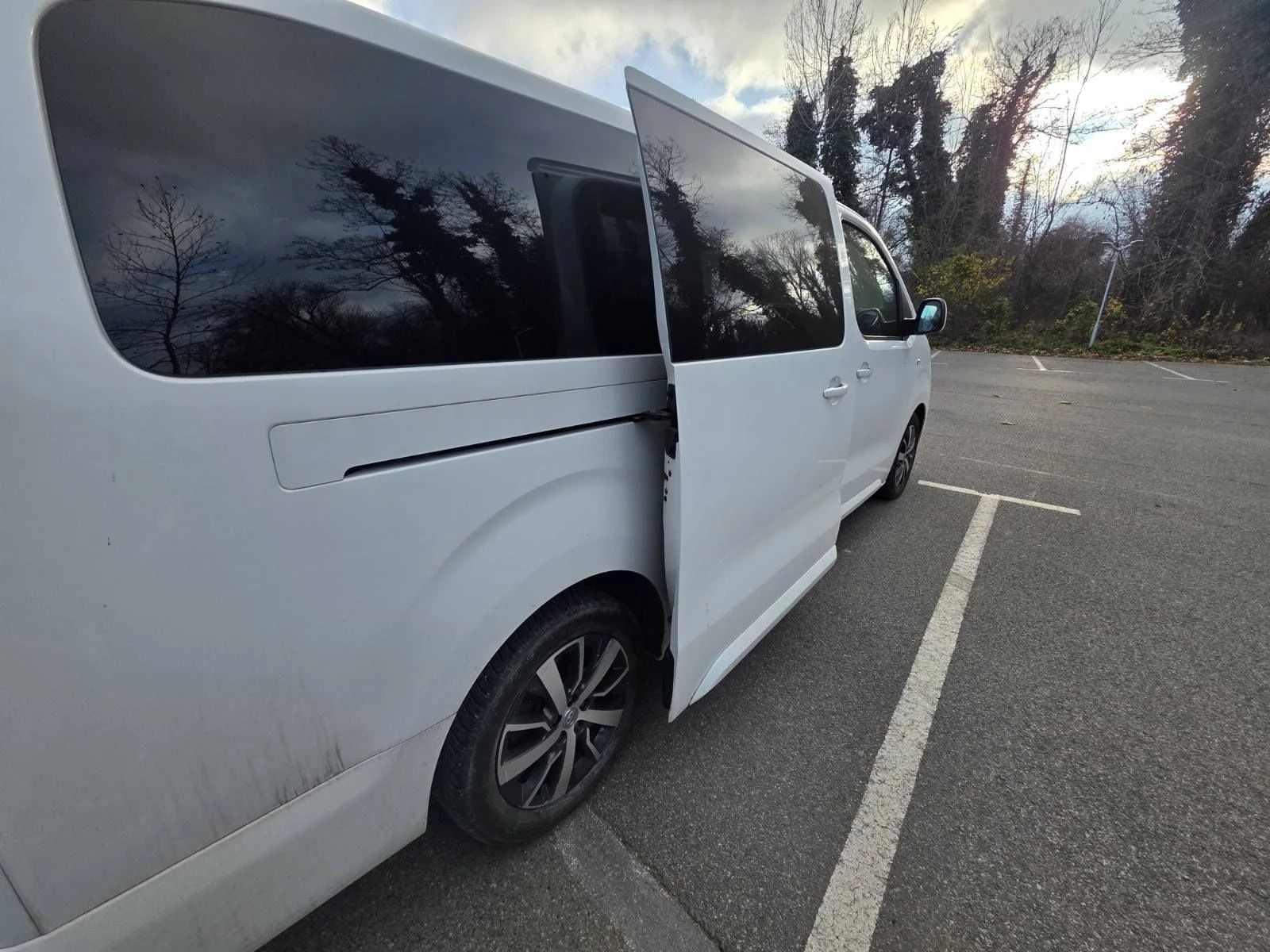 Toyota Proace, снимка 13 - Бусове и автобуси - 56002816