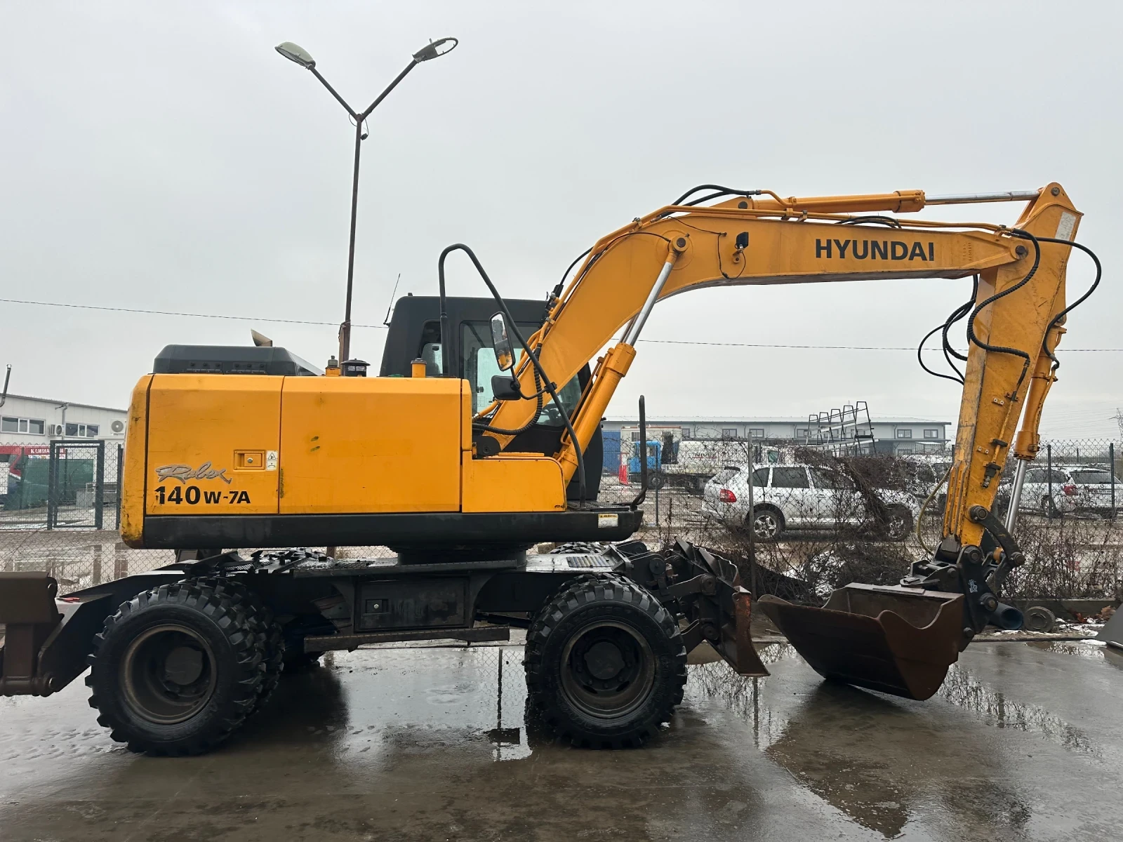 ����� Hyundai 140W -7� | Mobile.bg � ����������� 1