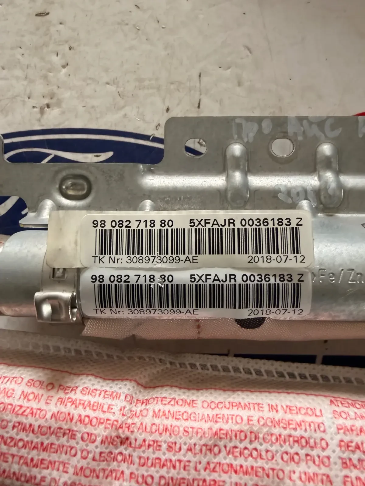 9808271880 Дясна  завеса AIRBAG TOYOTA PRO ACE 9808271980 , снимка 2 - Части - 56235126