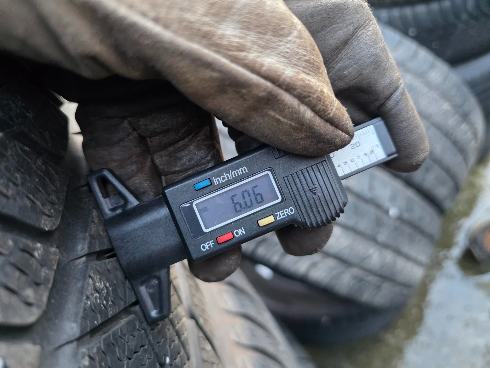 Гуми Зимни 275/45R20, снимка 7 - Гуми и джанти - 53982746