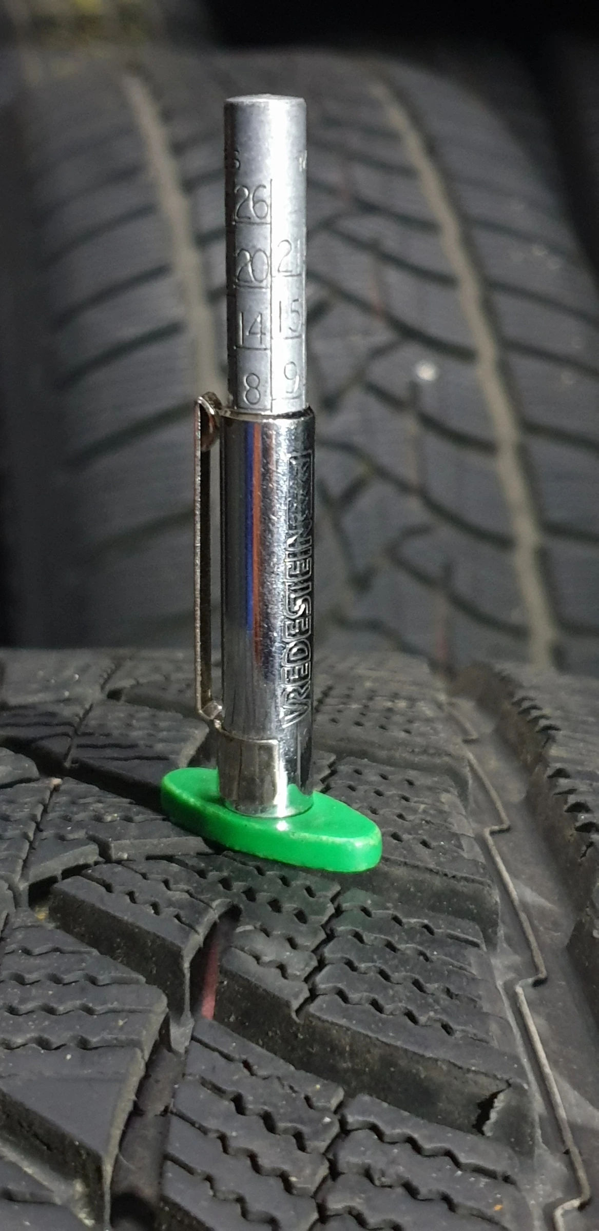 Гуми Зимни 235/55R19