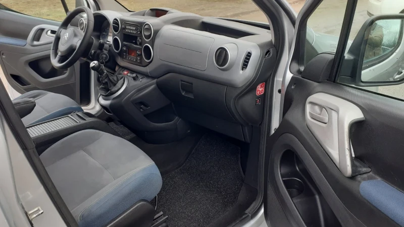 Citroen Berlingo 1.6 HDi  климатроник , снимка 13 - Автомобили и джипове - 49323757