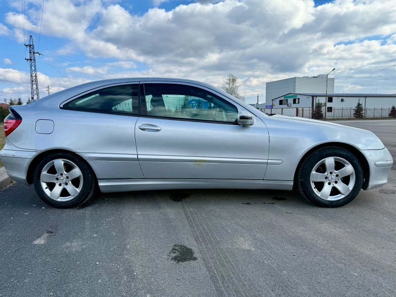 Mercedes-Benz C 220, снимка 4 - Автомобили и джипове - 49410427