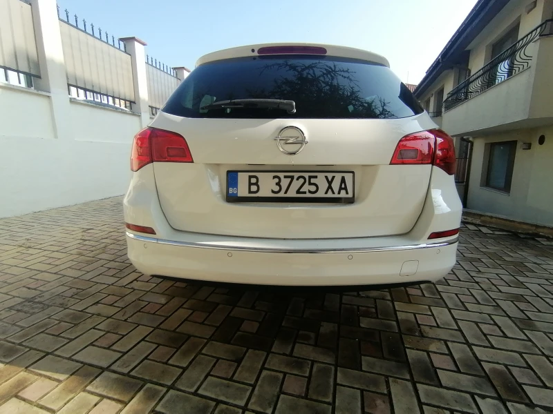 Opel Astra SPORTS TOURER, снимка 6 - Автомобили и джипове - 51734992