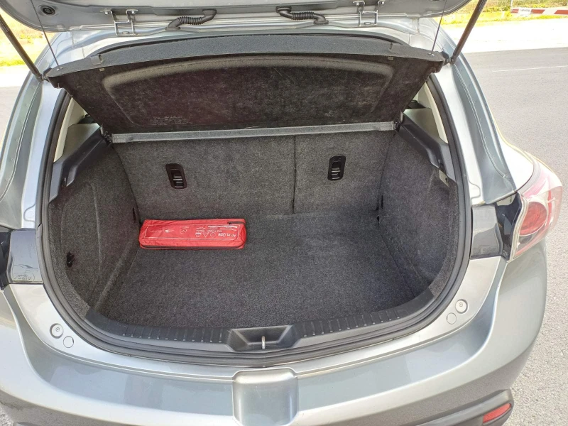 Mazda 3 1.6 Benzin 105k.s., снимка 11 - Автомобили и джипове - 51909623
