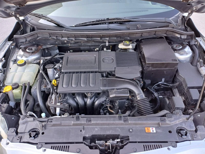 Mazda 3 1.6 Benzin 105k.s., снимка 17 - Автомобили и джипове - 51909623