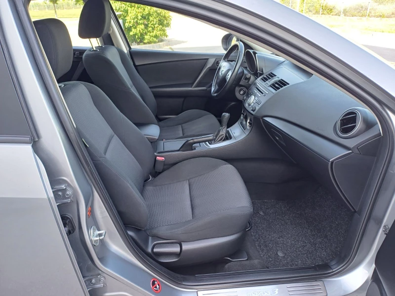 Mazda 3 1.6 Benzin 105k.s., снимка 14 - Автомобили и джипове - 51909623