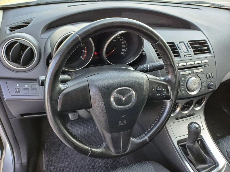 Mazda 3 1.6 Benzin 105k.s., снимка 9 - Автомобили и джипове - 51909623
