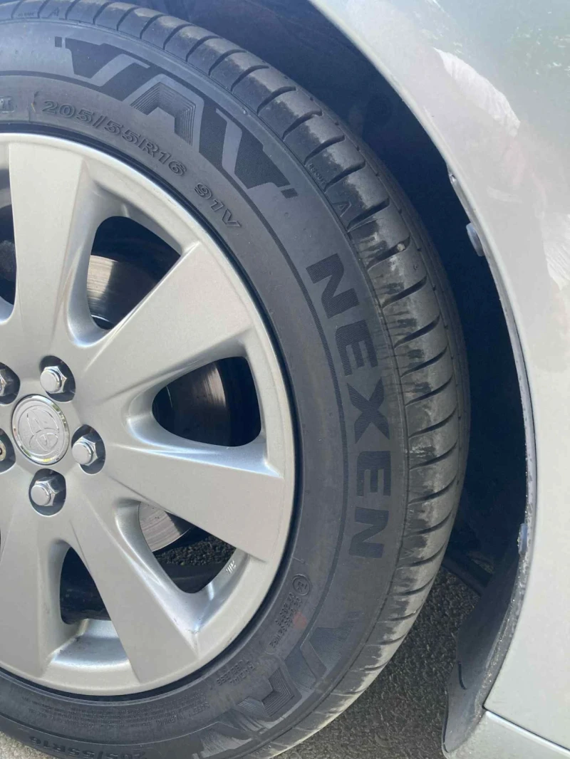 Toyota Avensis, снимка 11 - Автомобили и джипове - 52671173