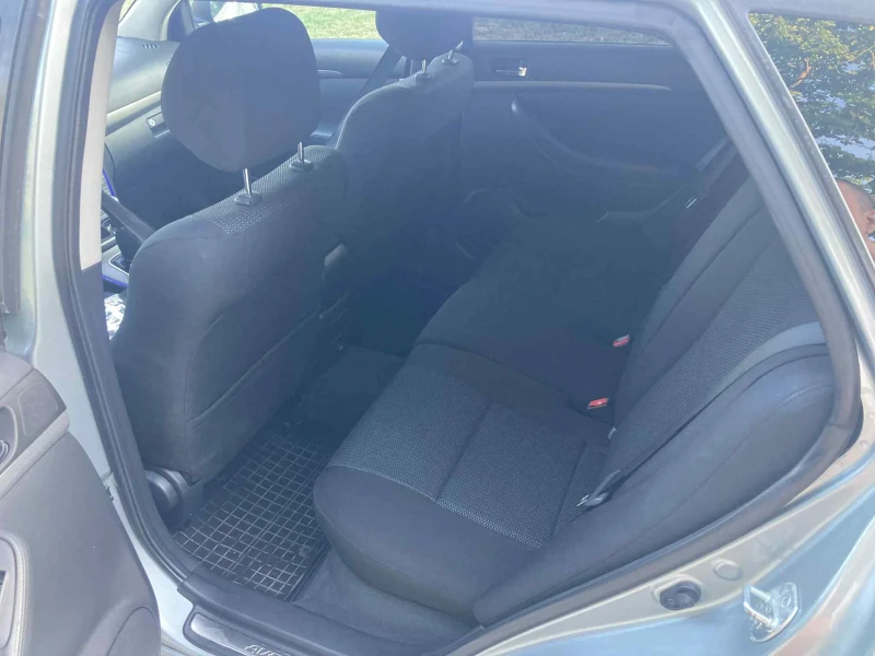 Toyota Avensis, снимка 7 - Автомобили и джипове - 52671173