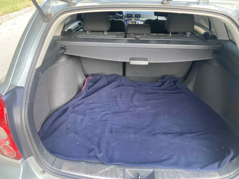 Toyota Avensis, снимка 8 - Автомобили и джипове - 52671173