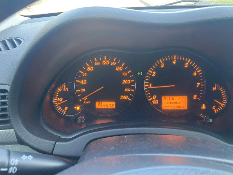 Toyota Avensis, снимка 10 - Автомобили и джипове - 52671173