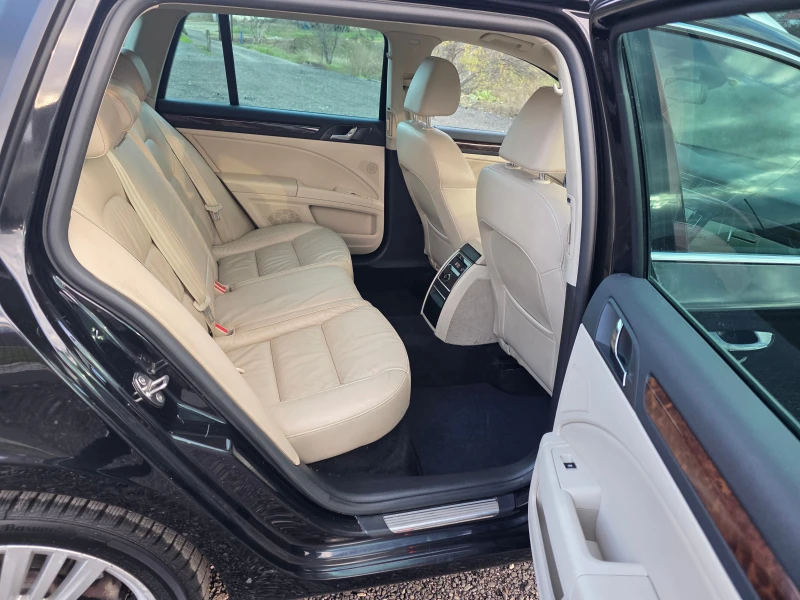 Skoda Superb 2.0TDI 170к.с. 4х4 LAURIN&KLEMENT, снимка 10 - Автомобили и джипове - 52909899