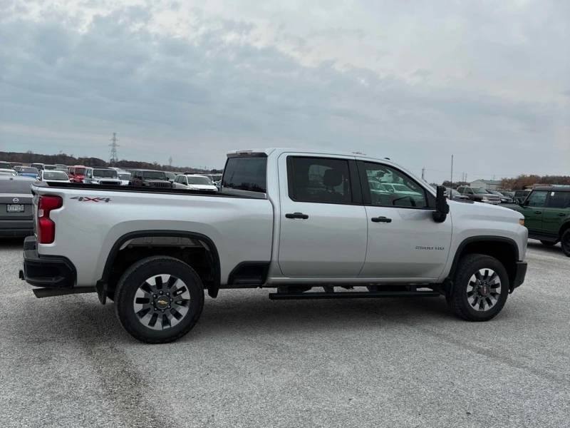 Chevrolet Silverado * Custom * CARFAX * БЕЗ ПЪРВОНАЧАЛНА ВНОСКА, снимка 3 - Автомобили и джипове - 52940232