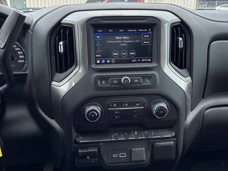 Chevrolet Silverado * Custom * CARFAX * БЕЗ ПЪРВОНАЧАЛНА ВНОСКА, снимка 9 - Автомобили и джипове - 52940232