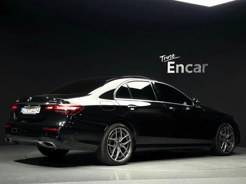 Mercedes-Benz E 220 E220d 4MATIC AMG Line| 143к.с.| ВКЛ.ТЕХНОТЕСТ, снимка 2 - Автомобили и джипове - 55701393