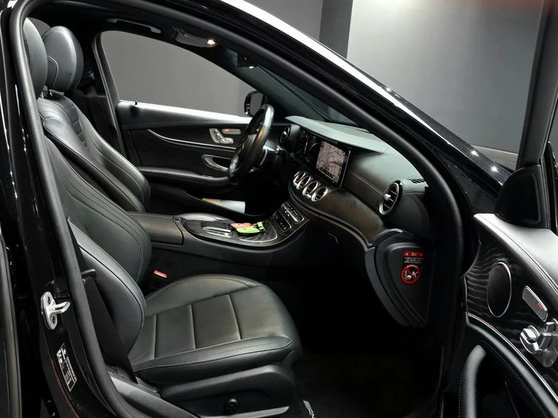 Mercedes-Benz E 220 E220d 4MATIC AMG Line| 143к.с.| ВКЛ.ТЕХНОТЕСТ, снимка 12 - Автомобили и джипове - 55701393