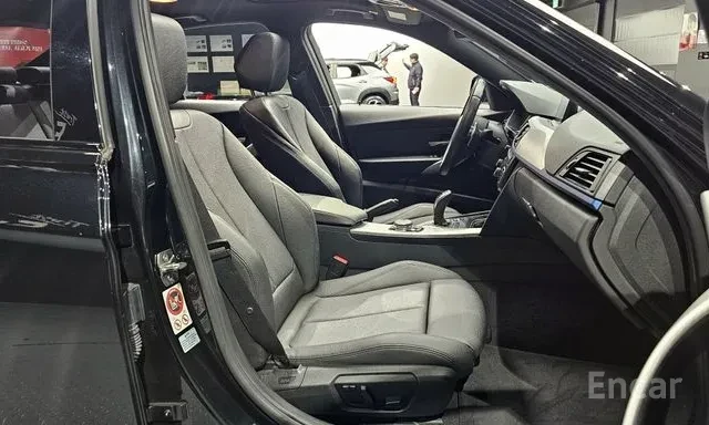BMW 320 D M пакет Head up Шибидах Памет Подгрев, снимка 11 - Автомобили и джипове - 55729182