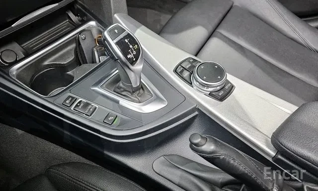 BMW 320 D M пакет Head up Шибидах Памет Подгрев, снимка 9 - Автомобили и джипове - 55729182