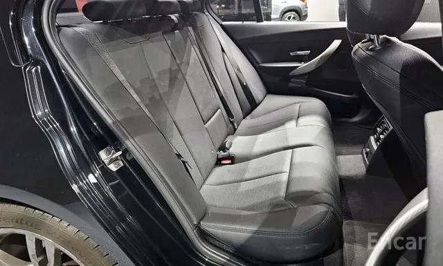 BMW 320 D M пакет Head up Шибидах Памет Подгрев, снимка 12 - Автомобили и джипове - 55729182