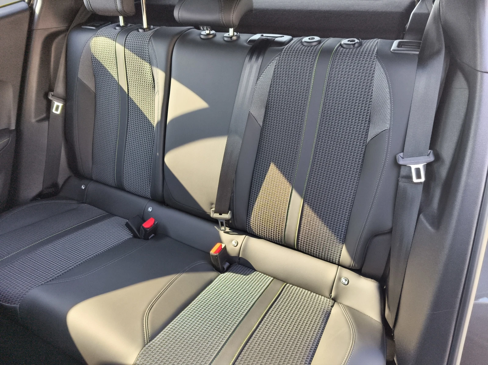 Peugeot 2008 GT 1.2 PureTech 130 EAT8 EURO6 | Mobile.bg — изображение 11