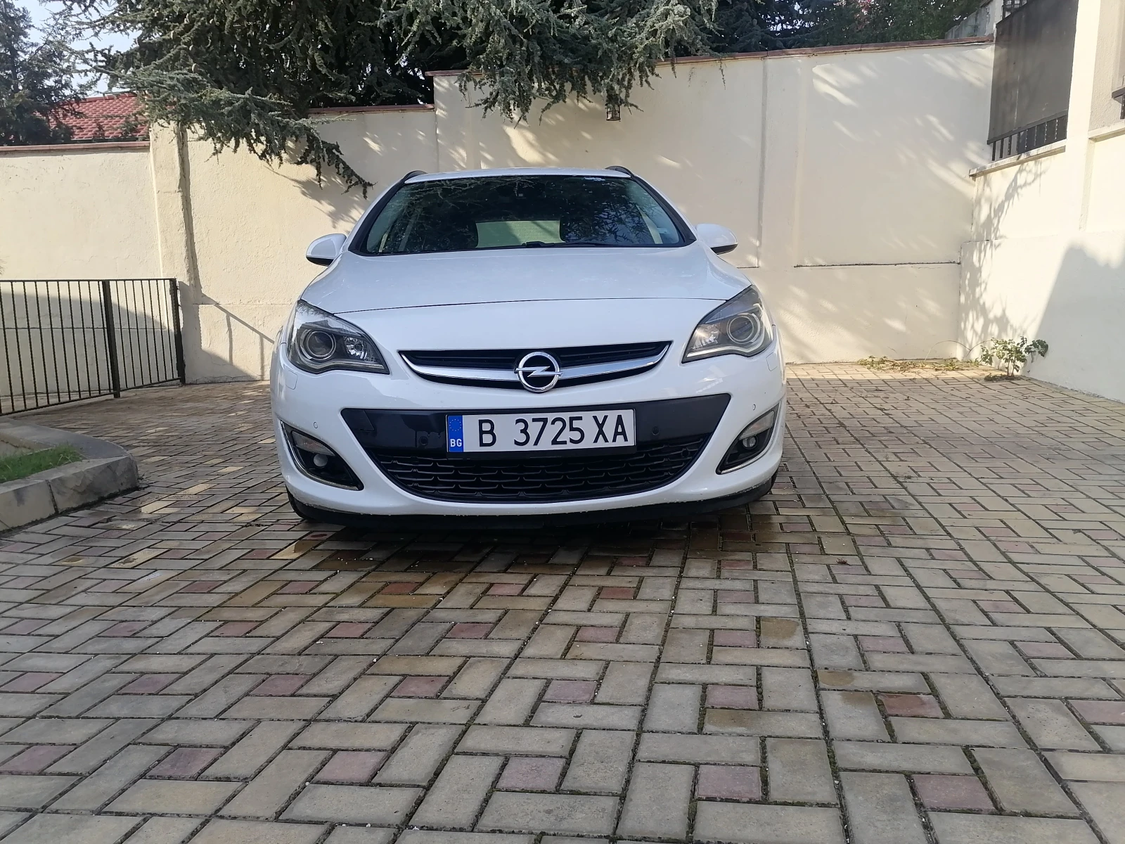 Opel Astra SPORTS TOURER - изображение 2