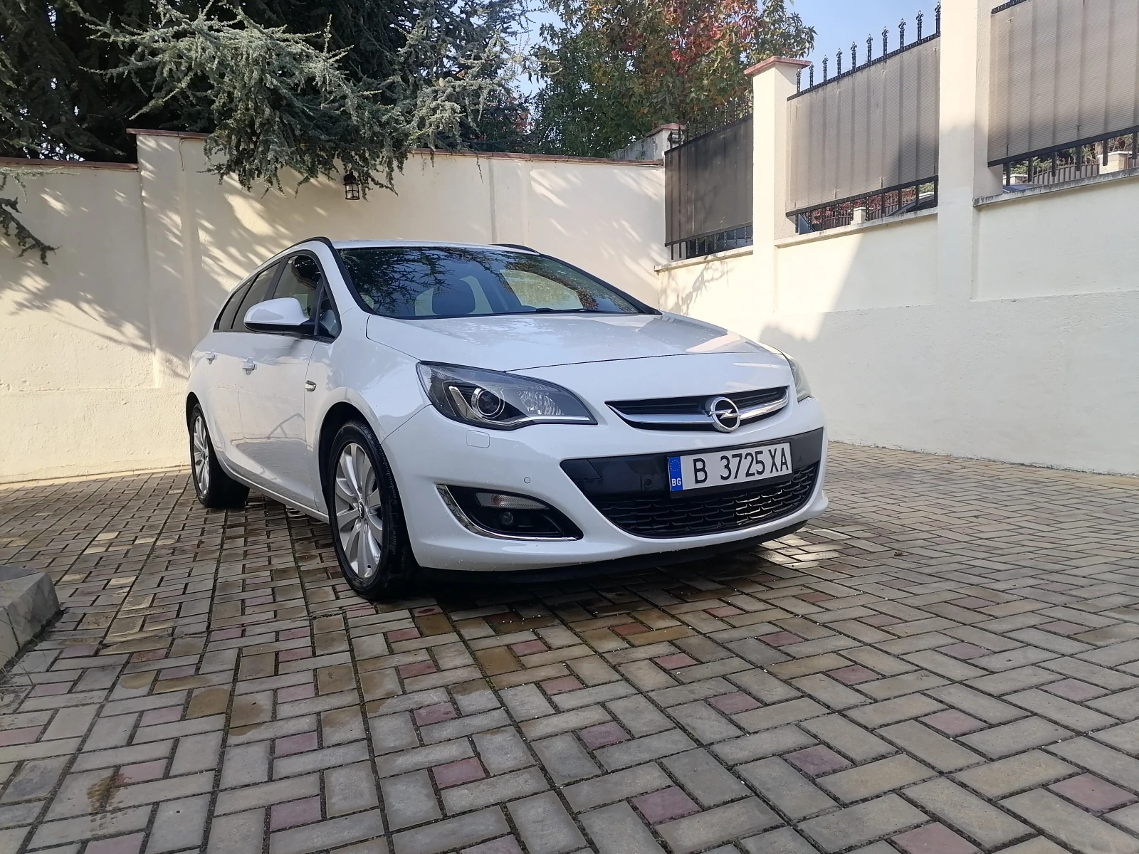 Opel Astra SPORTS TOURER - изображение 3