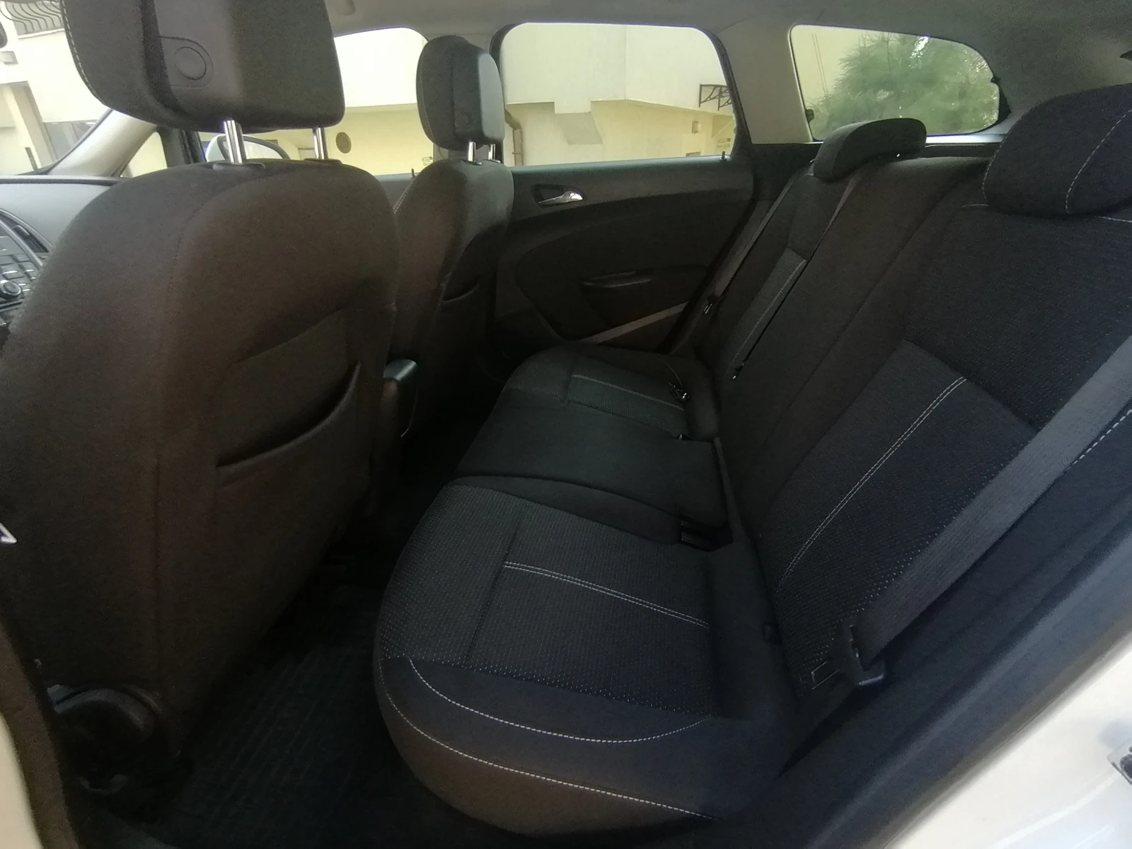 Opel Astra SPORTS TOURER - изображение 9