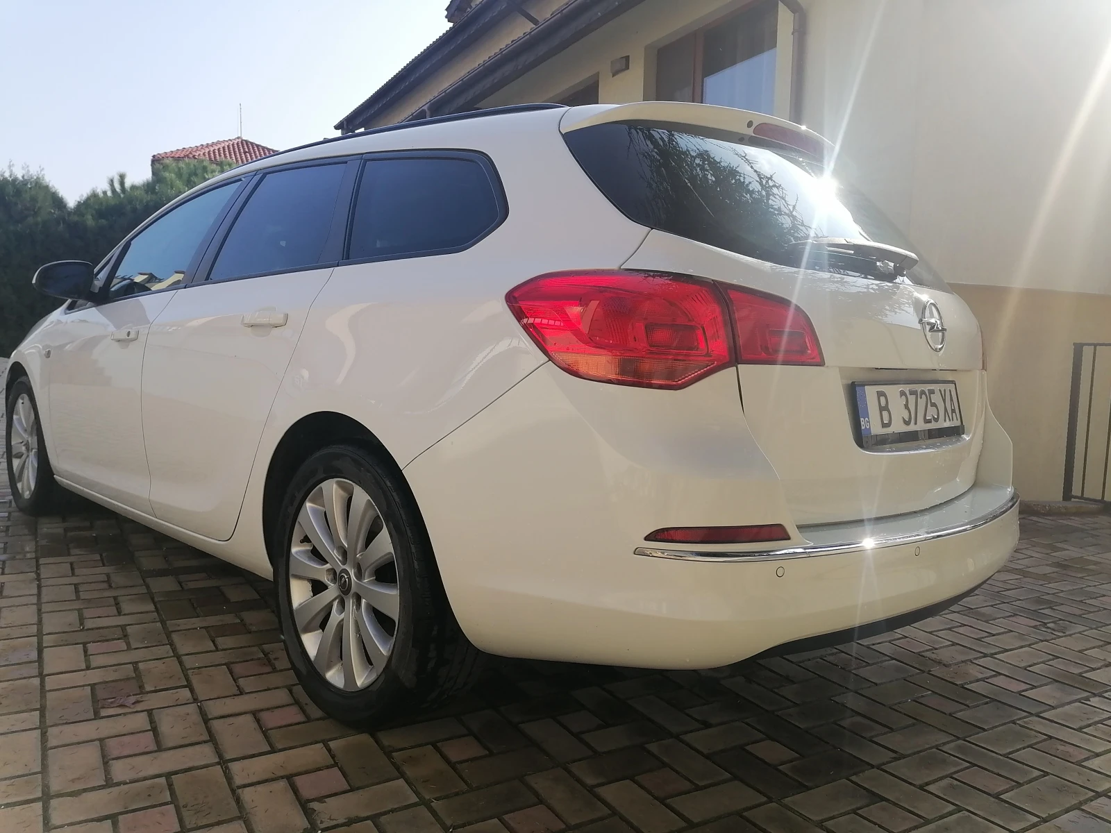 Opel Astra SPORTS TOURER - изображение 4
