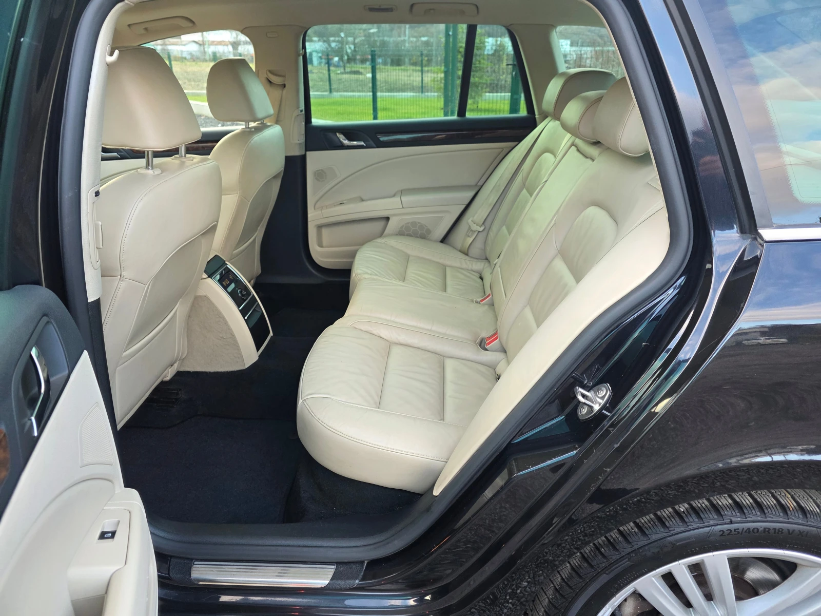 Skoda Superb 2.0TDI 170�.�. 4�4 LAURIN&KLEMENT | Mobile.bg � ����������� 11