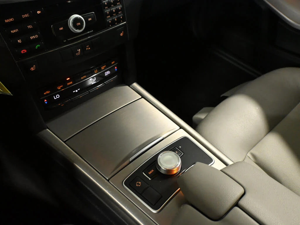 Mercedes-Benz E 350 PANO* �������* CAM*  | Mobile.bg � ����������� 12