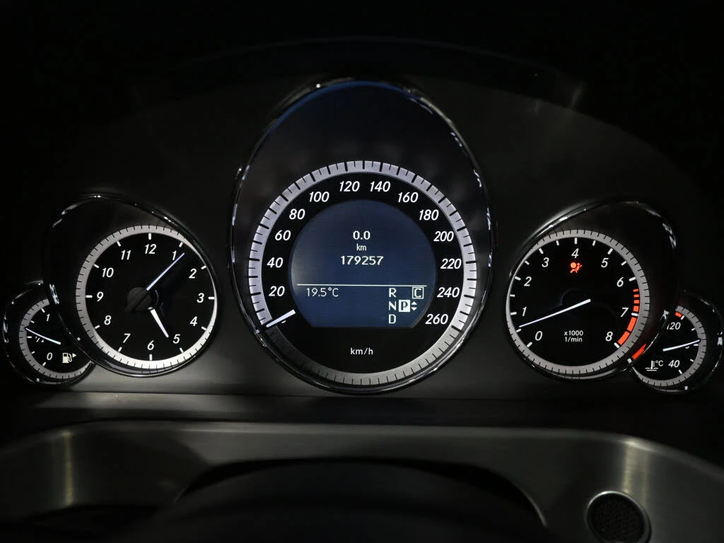 Mercedes-Benz E 350 PANO* ПОДГРЕВ* CAM*  - изображение 8