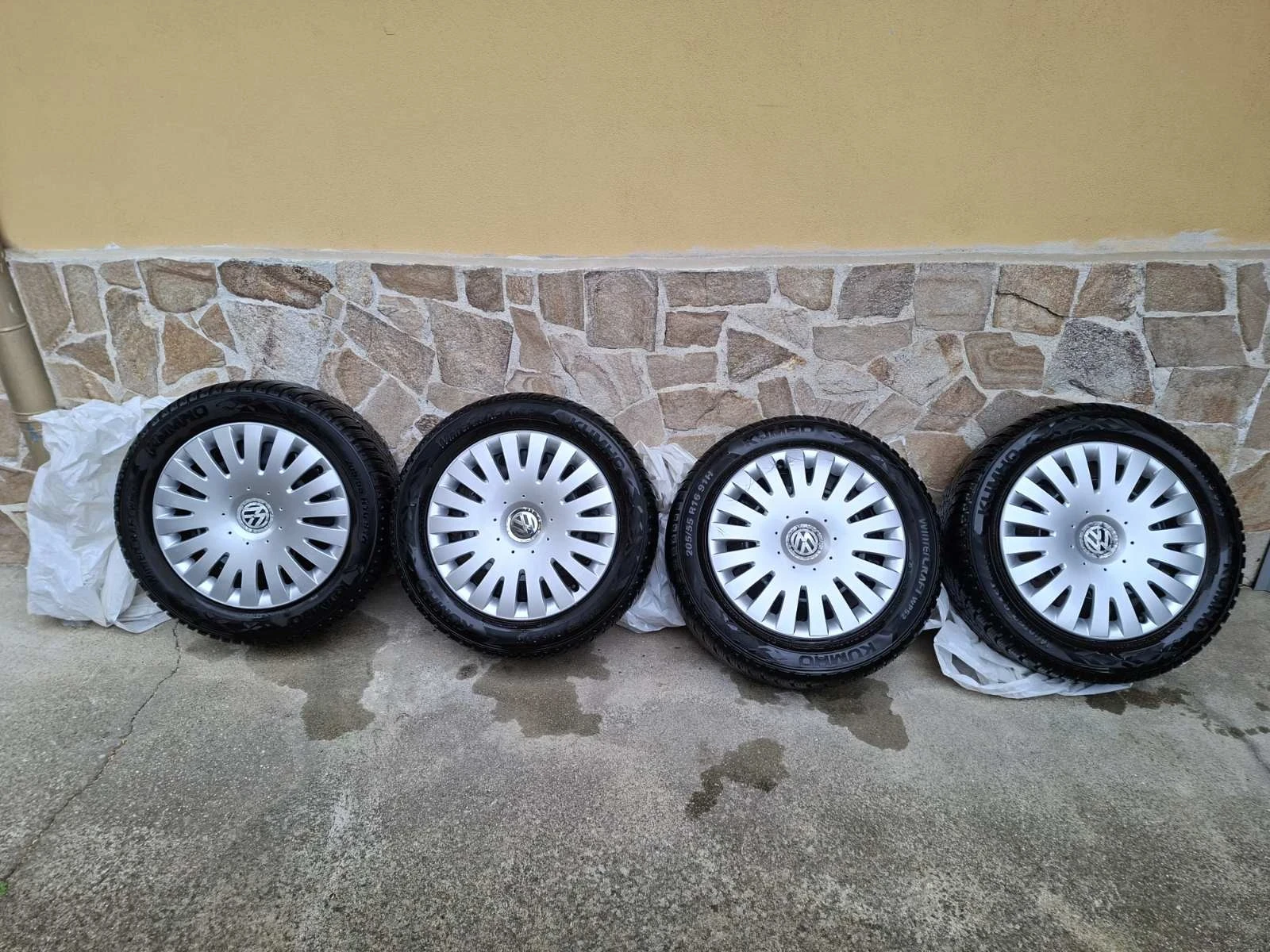 VW Golf 2.0 TDI/С ПЪЛНА СЕРВИЗНА ИСТОРИЯ/ДОП.ЧИФТ ГУМИ, снимка 14 - Автомобили и джипове - 53821059