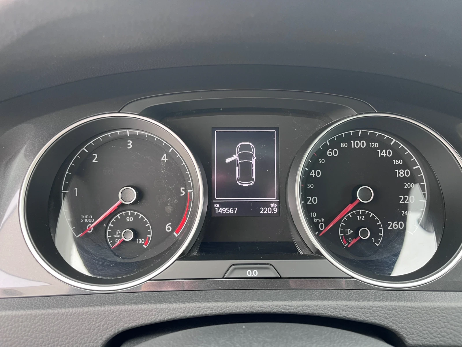 VW Golf 2.0 TDI/С ПЪЛНА СЕРВИЗНА ИСТОРИЯ/ДОП.ЧИФТ ГУМИ, снимка 11 - Автомобили и джипове - 53821059