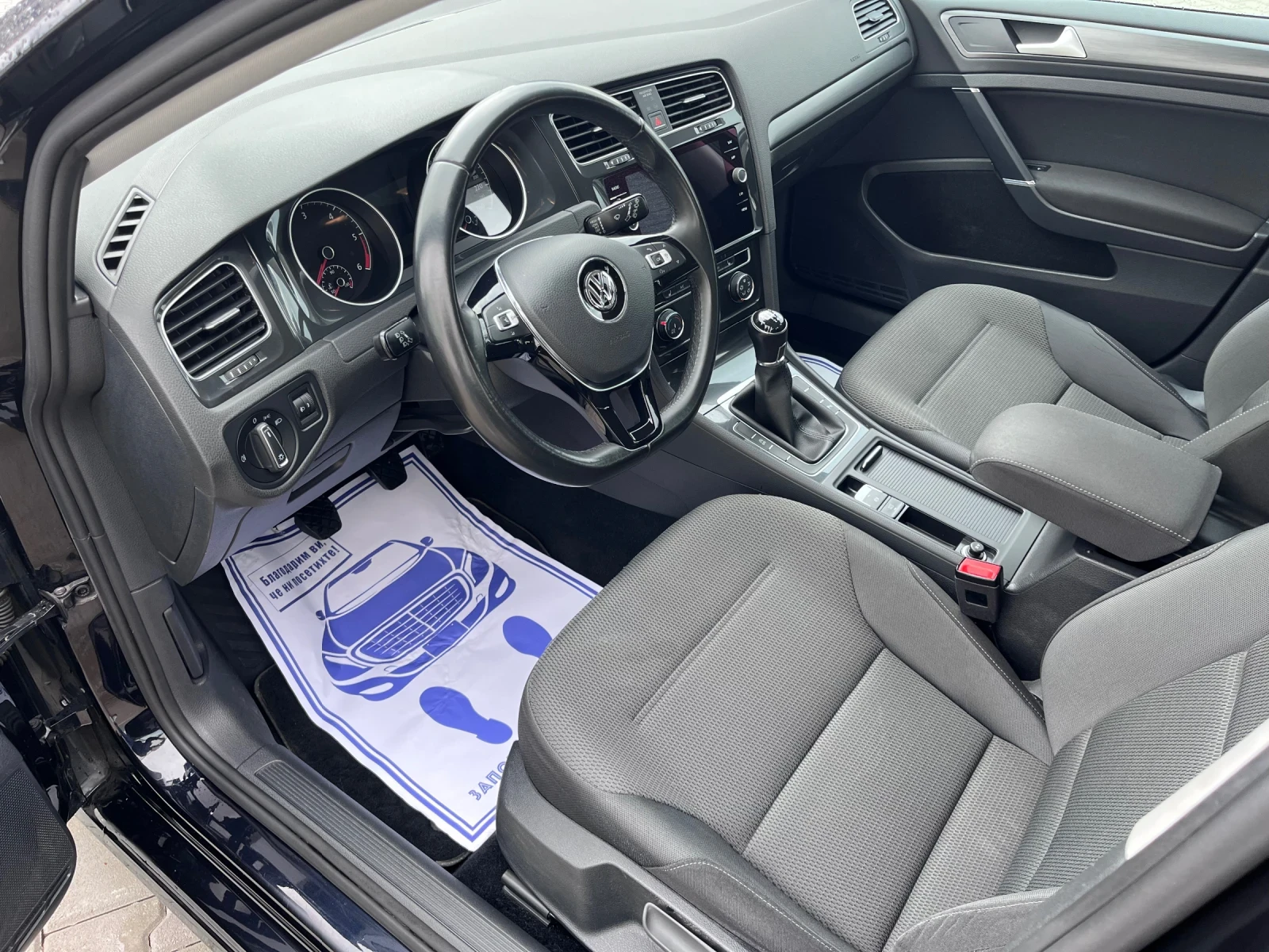 VW Golf 2.0 TDI/С ПЪЛНА СЕРВИЗНА ИСТОРИЯ/ДОП.ЧИФТ ГУМИ, снимка 7 - Автомобили и джипове - 53821059