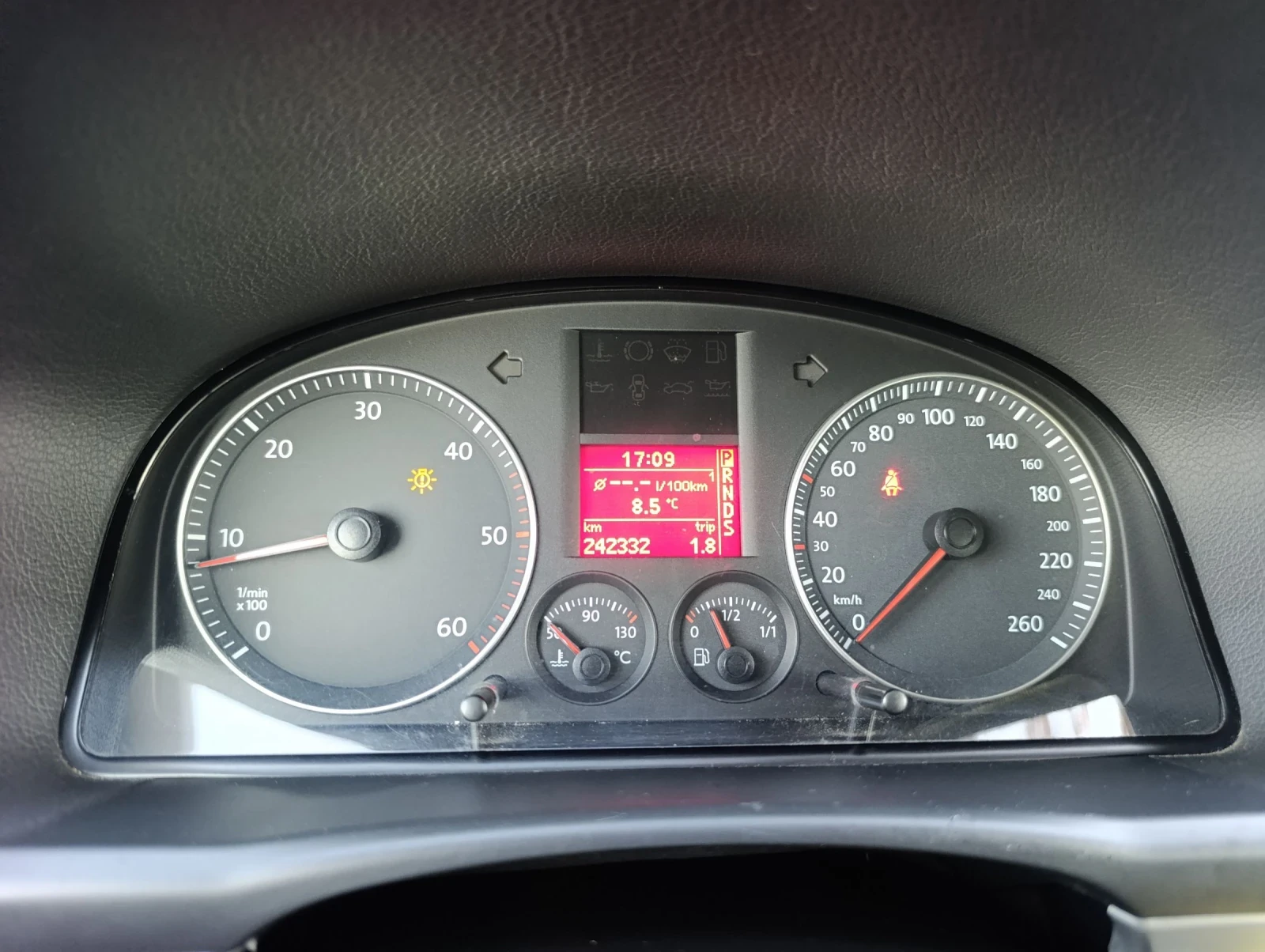 VW Touran 2.0 TDI 140к.с., снимка 14 - Автомобили и джипове - 53851451