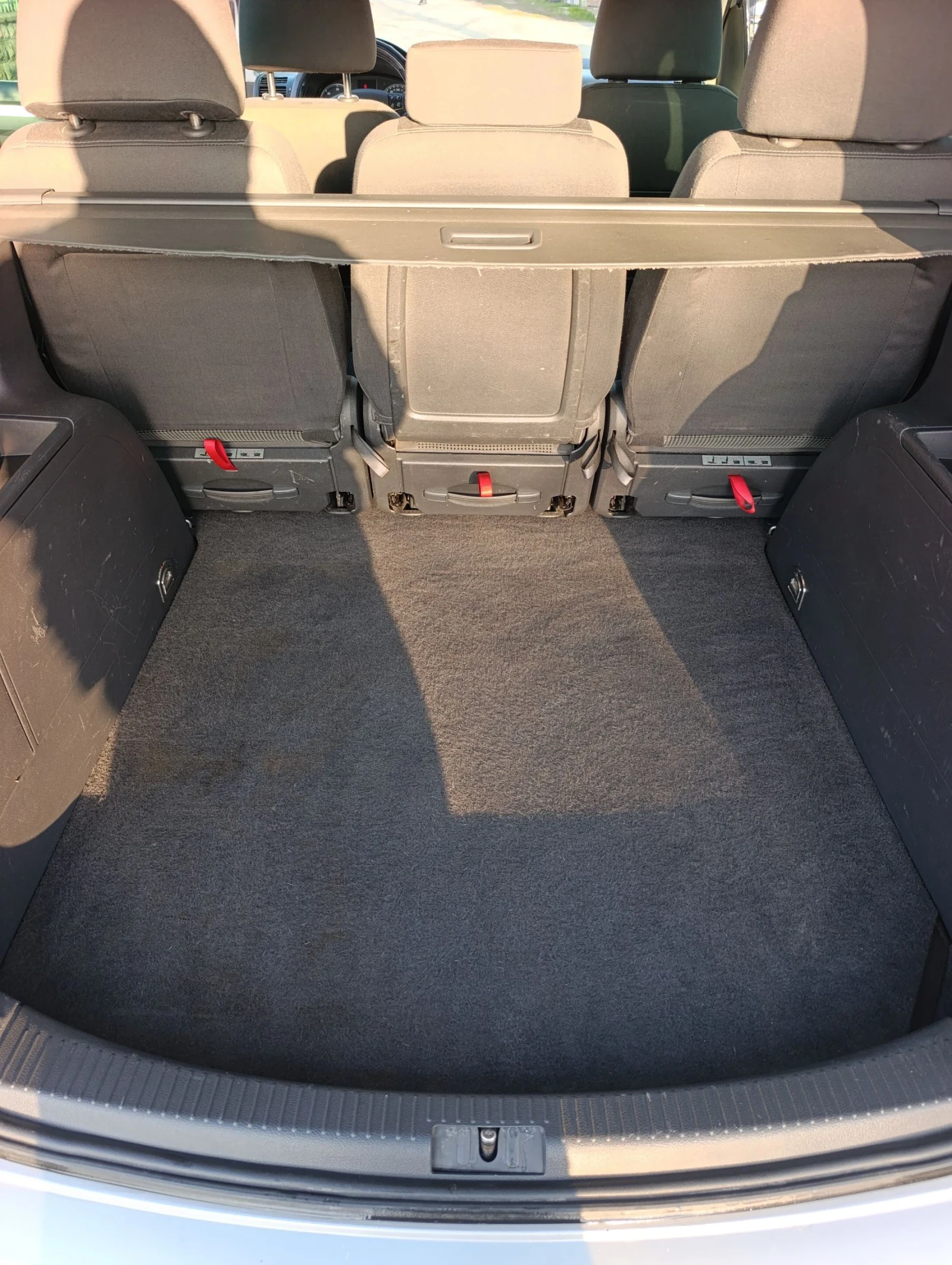 VW Touran 2.0 TDI 140к.с., снимка 13 - Автомобили и джипове - 53851451